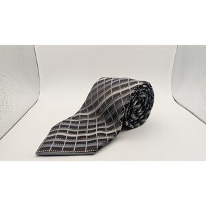 Van Heusen Men’s Neck Tie Black Gray Silver Geometric Plaid Polyester 3.5”